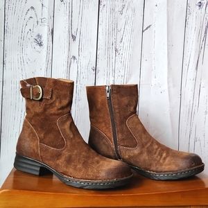 Borne NWT boots